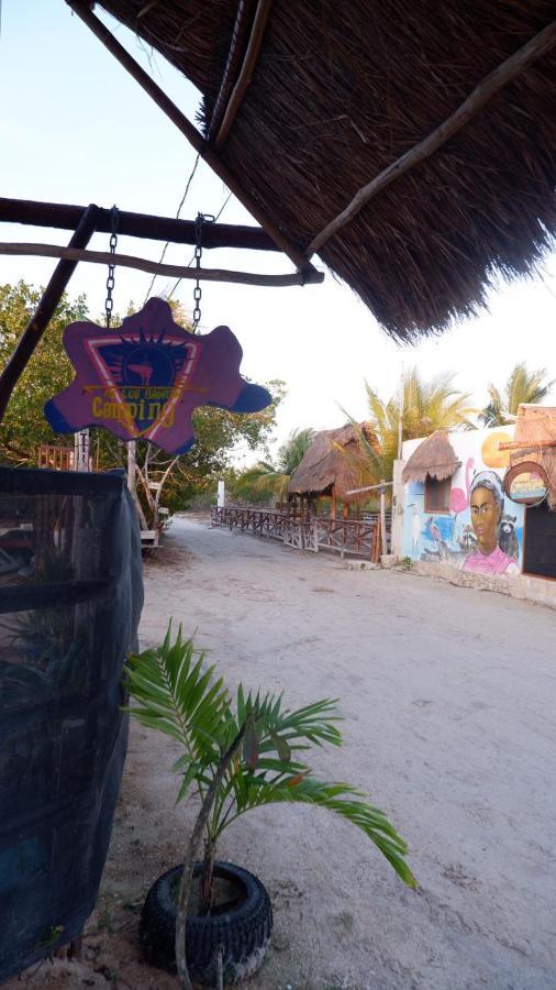 Casa De Los Santos Camping Y Eco Cabanas Holbox Extérieur photo